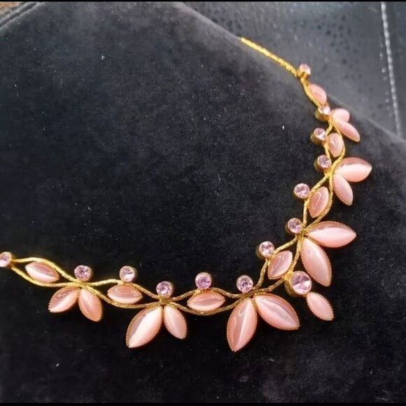 Vintage Avon Pink Moonstone Rhinestone Goldtone Necklace - Picture 2 of 5